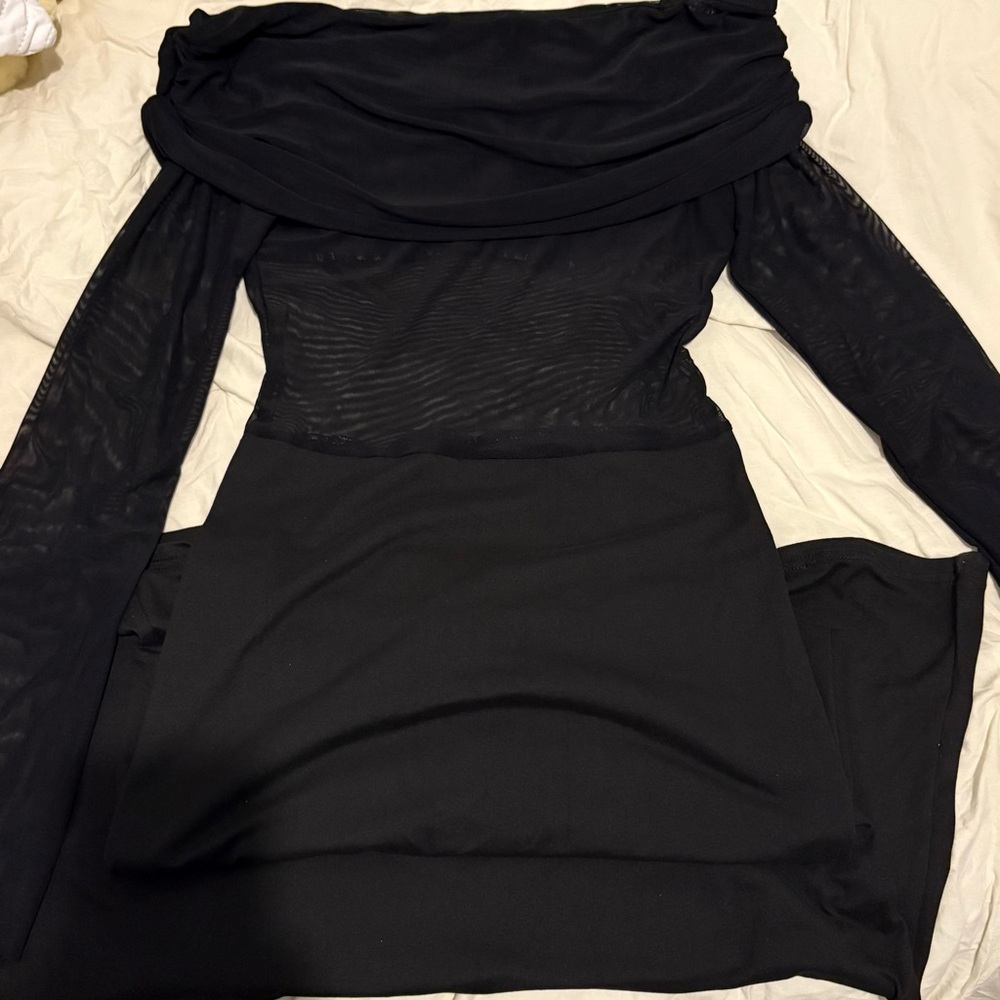 Elegant Black Long Sleeve Dress Meshy